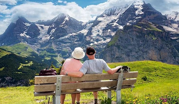 适合办理西班牙非盈利签证的退休人士